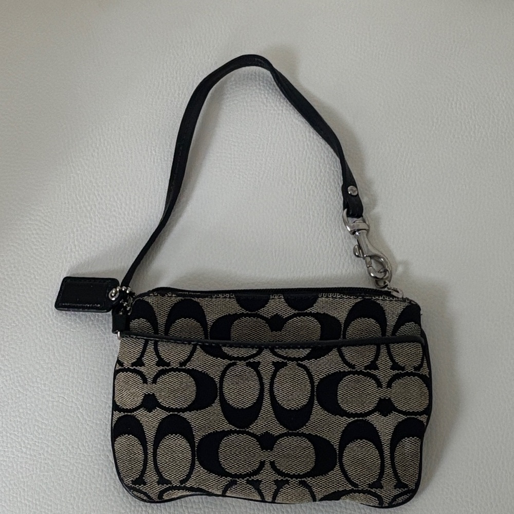 Coach Monogram Canvas Wristlet Black and tan Signature
( PREOWNED) - Picture 11 of 11